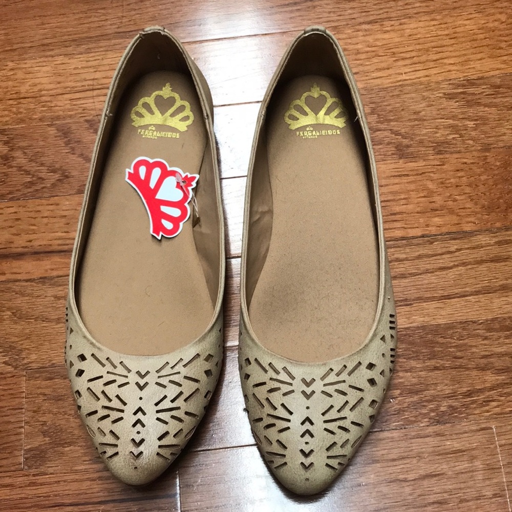 New with tag tan flats